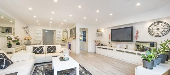 2 Schlafzimmer Haus in London, United Kingdom, Nr. 9010 11