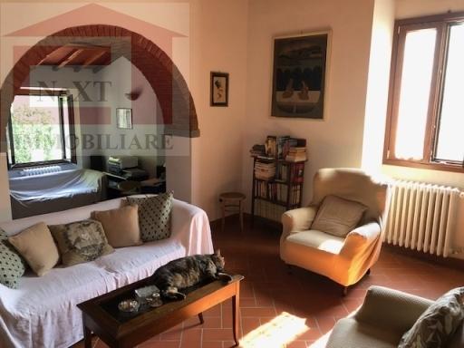 6 rooms House in Rignano sull'Arno, Italy No. 22003