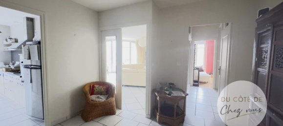 3 bedrooms Apartment in Troyes, France No. 153748 4