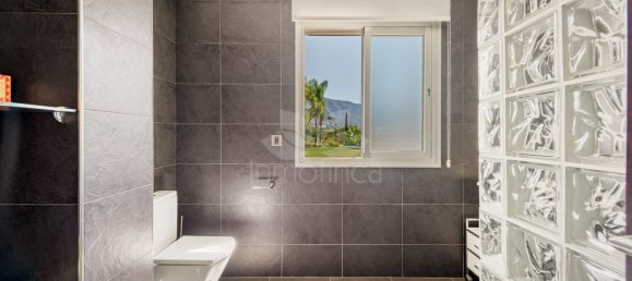 7 bedrooms Villa in Marbella, Spain No. 120413 16