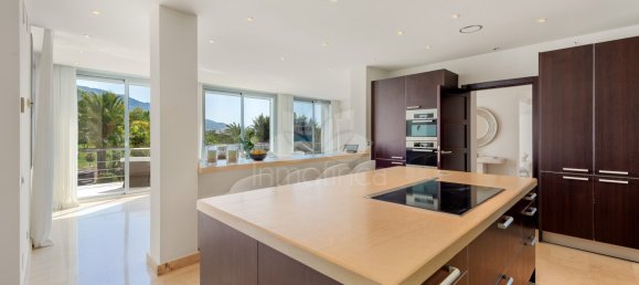 7 bedrooms Villa in Marbella, Spain No. 120413 6