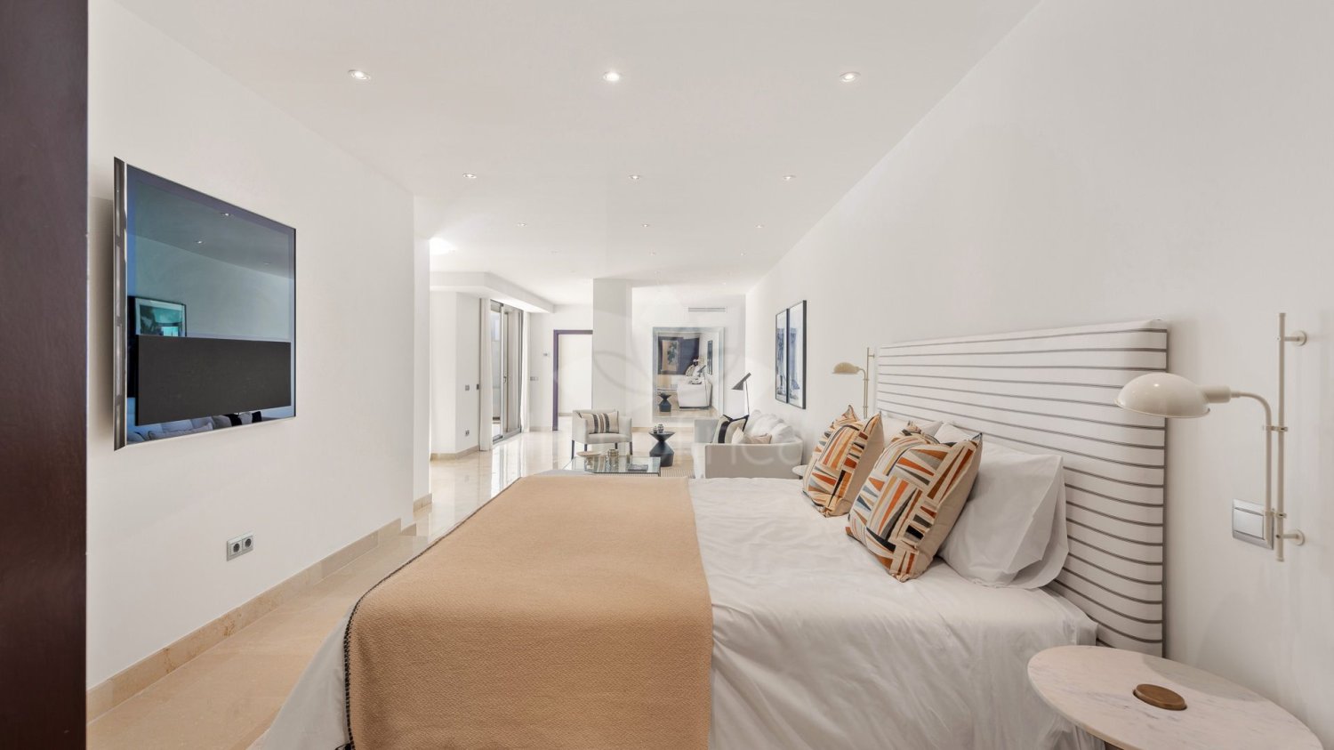 7 bedrooms Villa in Marbella, Spain No. 120413