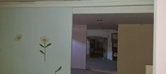 275m² Commercial property in Naples, Italy No. 370798 5