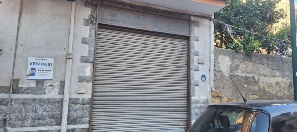 275m² Commercial property in Naples, Italy No. 370798 10