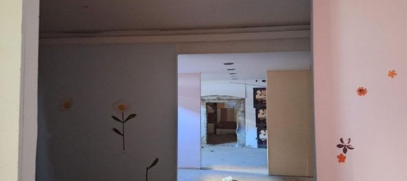 275m² Commercial property in Naples, Italy No. 370798 6