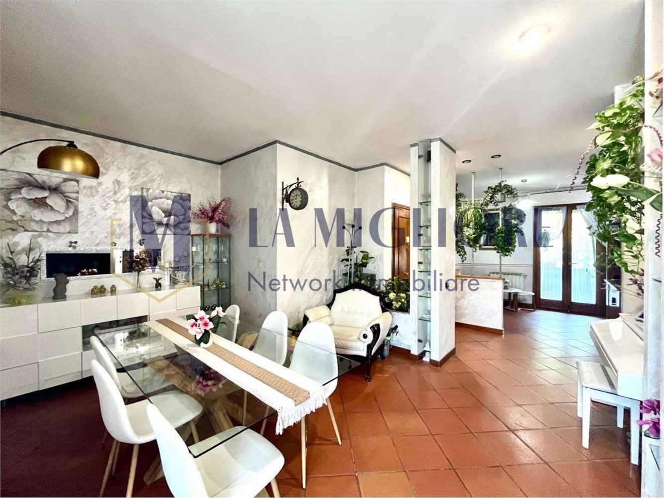 5-salle Appartement à Montale, Italy No. 306959