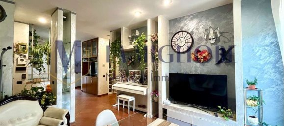 5-salle Appartement à Montale, Italy No. 306959 9