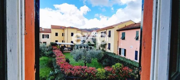 5 rooms Apartment in La Spezia, Italy No. 103062 3