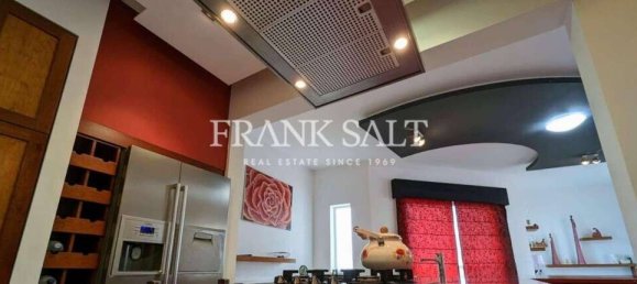 3 bedrooms House in Mgarr, Malta No. 10910 9