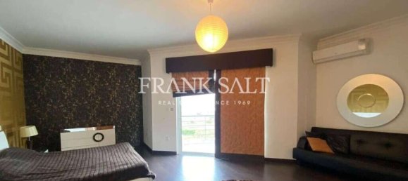 3 bedrooms House in Mgarr, Malta No. 10910 3