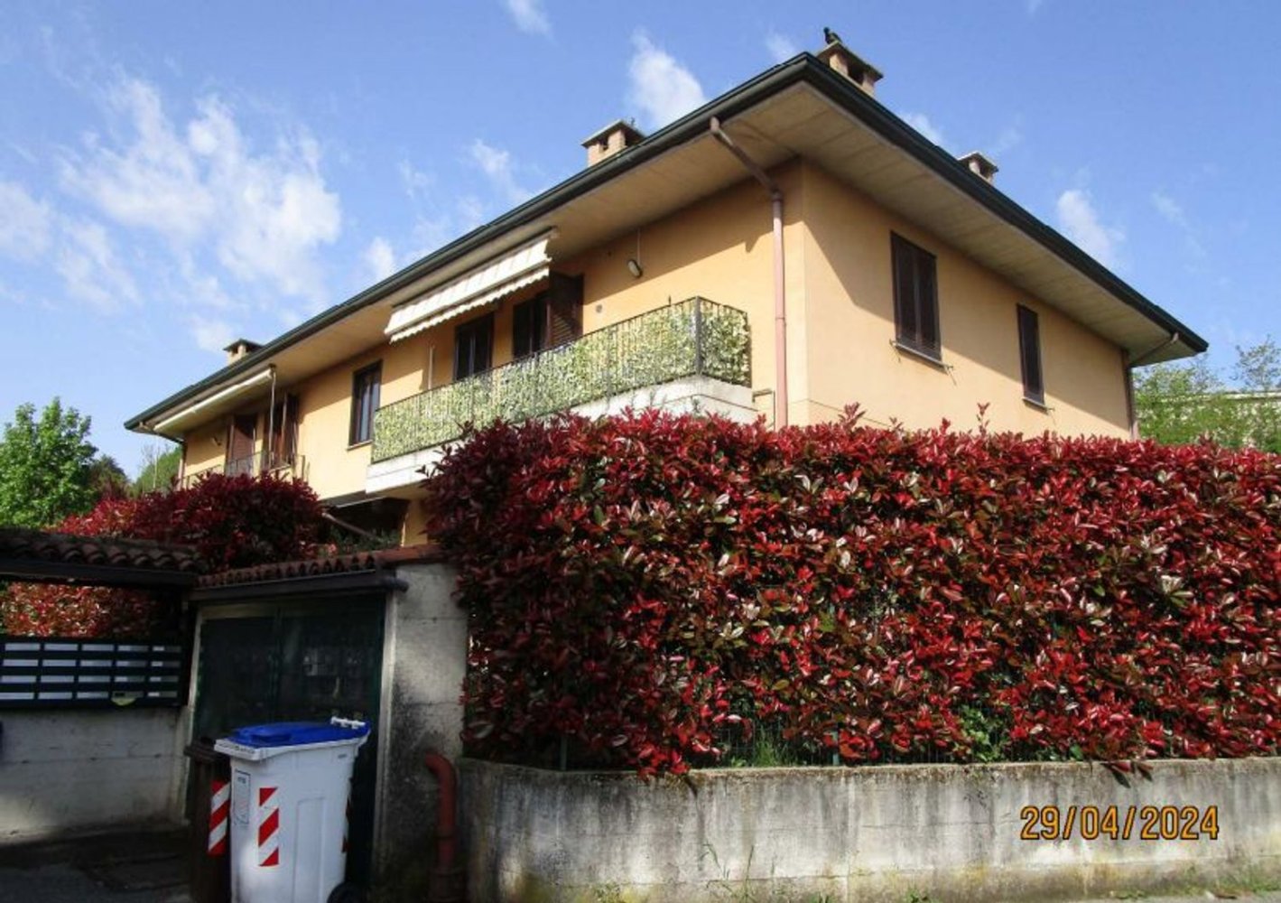 2 rooms Apartment in Carate Brianza, Italy No. 3643