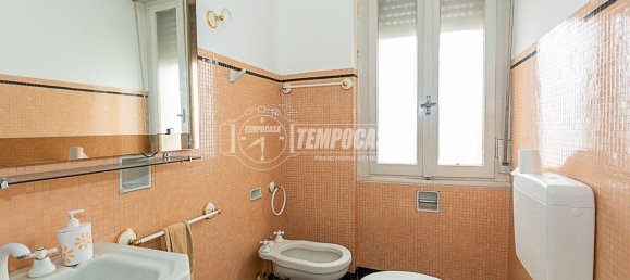 5 rooms Apartment in Brescia, Italy No. 14762 16