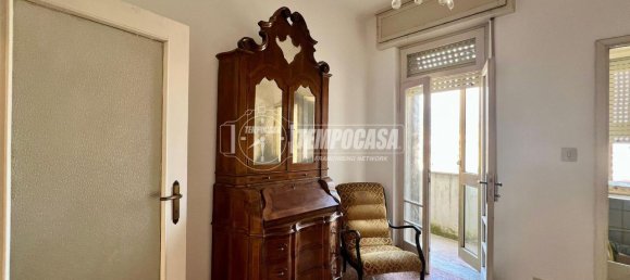 5 rooms Apartment in Brescia, Italy No. 14762 9