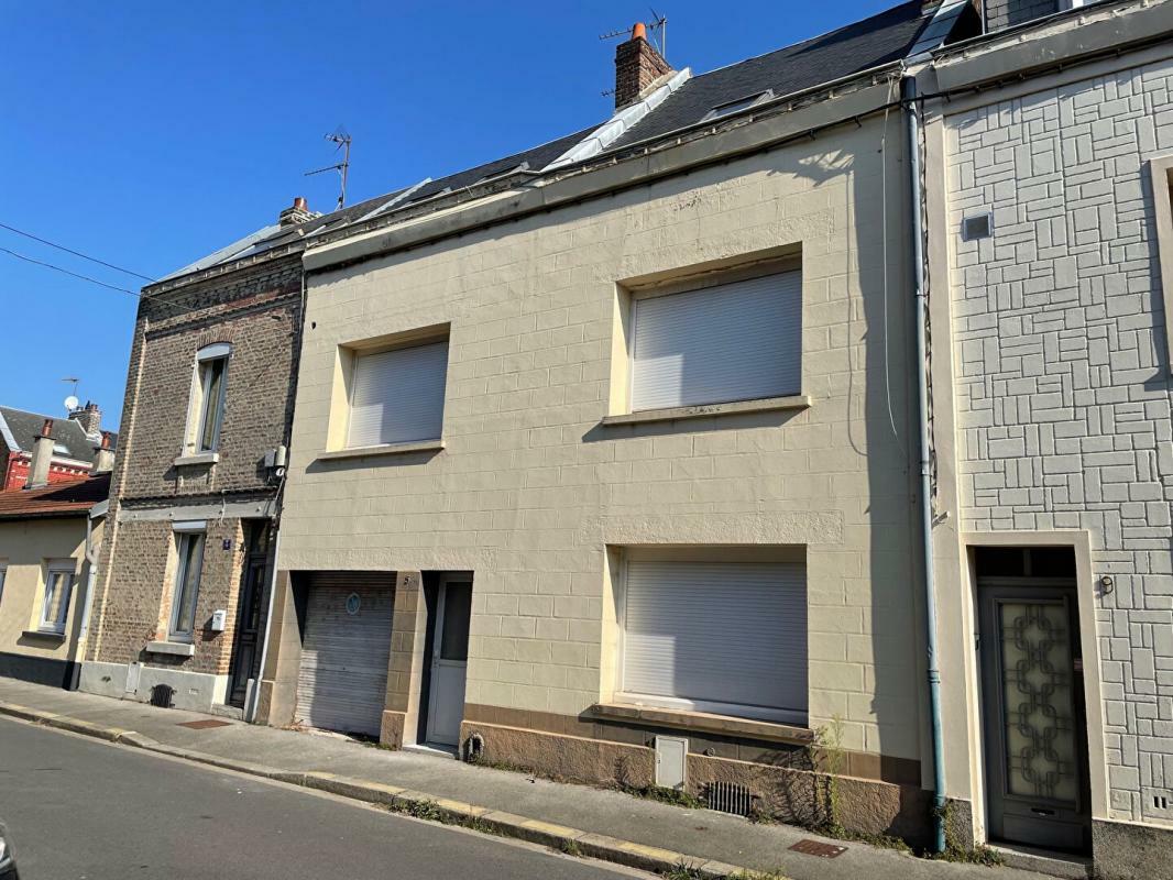 Bâtiment à Amiens, France 150m² No. 235375