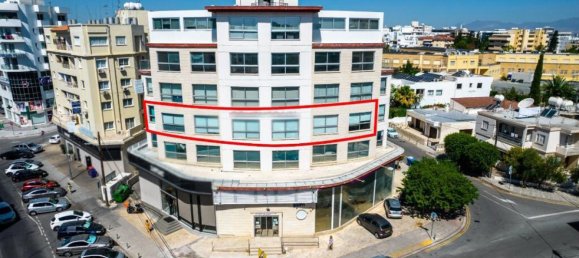 265m² Commercial property in Nicosia, Cyprus No. 24500 3