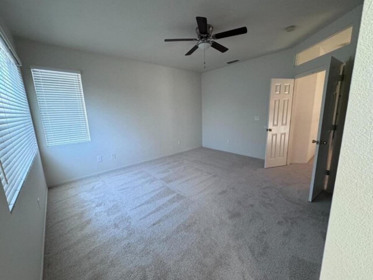 4 bedrooms House in Elk Grove, USA No. 395876