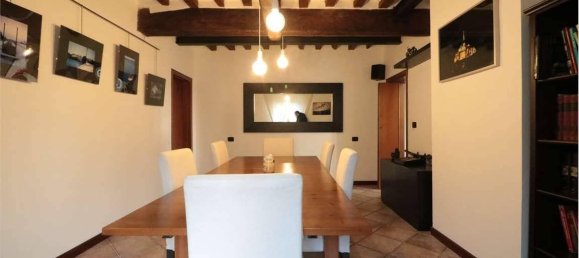 Casa de 11 habitaciónes en Carpi, Italy No. 176103 10