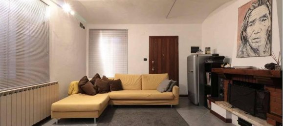 Casa de 11 habitaciónes en Carpi, Italy No. 176103 3