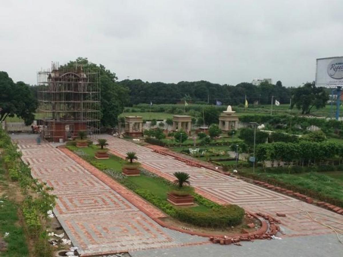  Land in Lucknow, India No. 33945