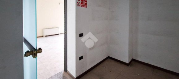 6 rooms Commercial property in Verona, Italy No. 324250 11