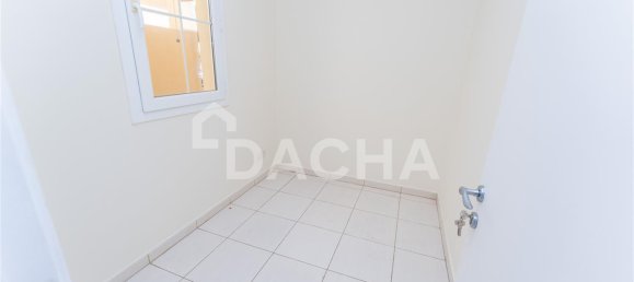 2 bedrooms Villa in Dubai, UAE No. 27676 8