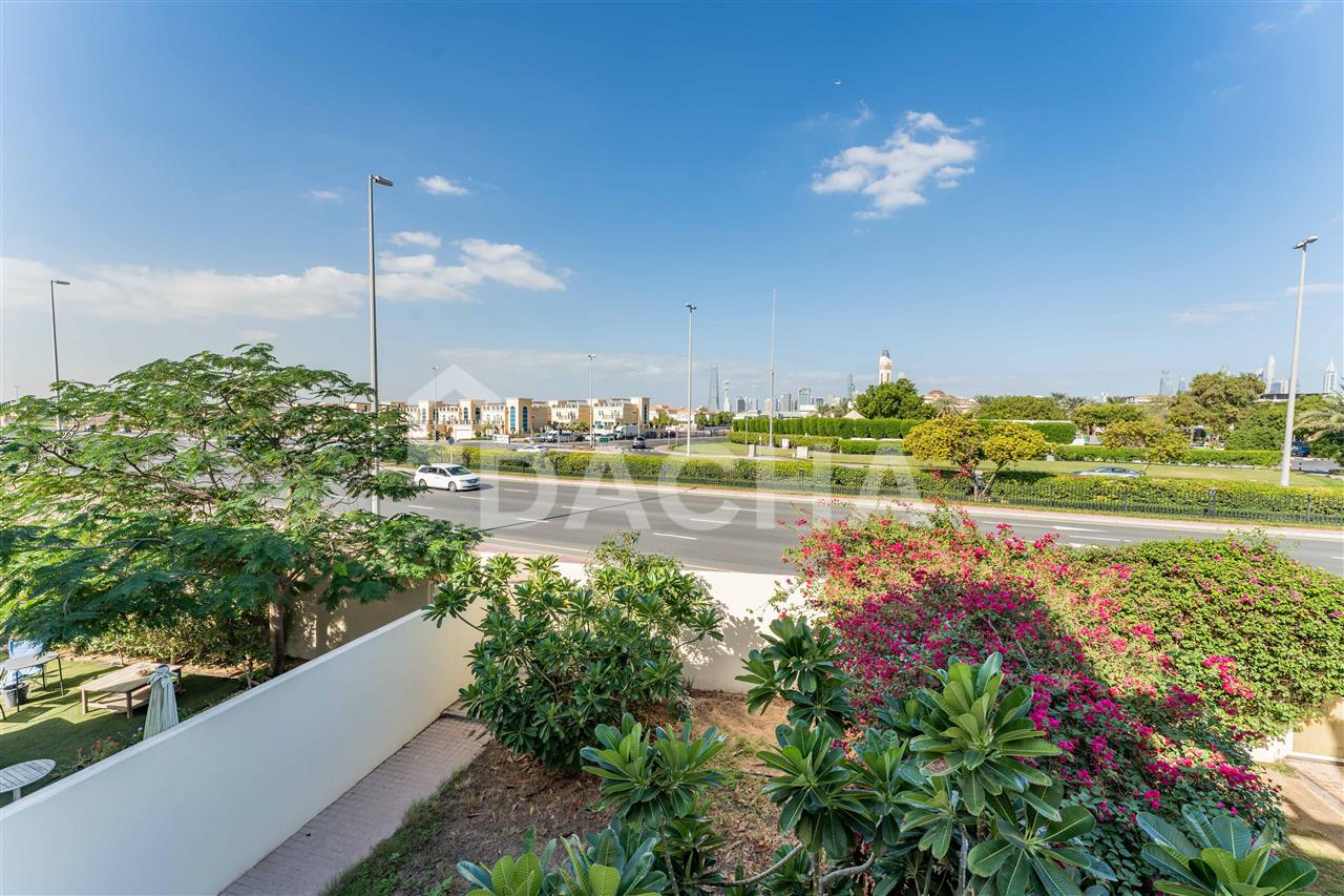 2 bedrooms Villa in Dubai, UAE No. 27676