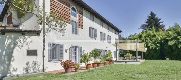 17 rooms Villa in Capannori, Italy No. 127009 2