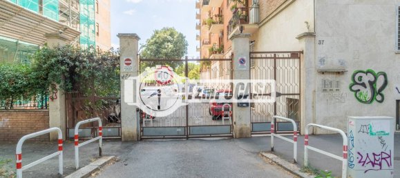 3 bedrooms Apartment in Rome, Italy No. 350264 37