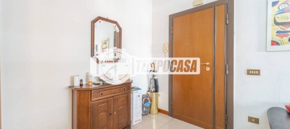 3 bedrooms Apartment in Rome, Italy No. 350264 2