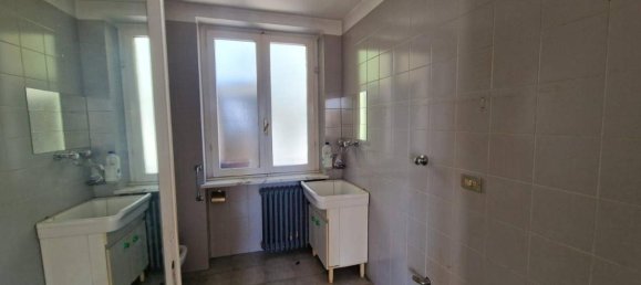 Apartamento de 5 habitaciónes en Turin, Italy No. 26578 2