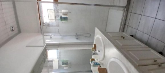 3 bedrooms House in Feurs, France No. 195745 5