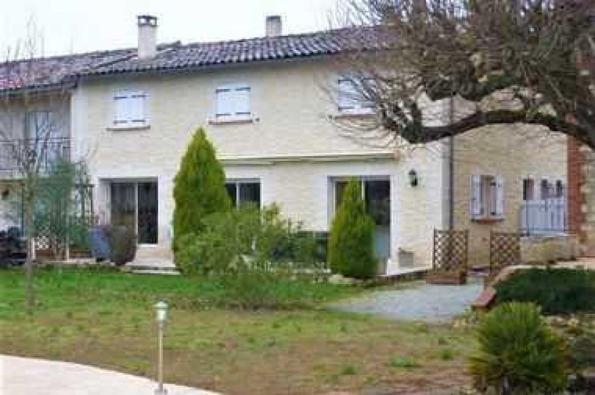 Casa de 6 dormitorios en Gaillac, France No. 27486