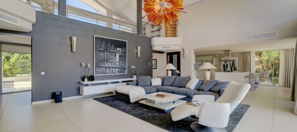 5 bedrooms Villa in Marbella, Spain No. 87386 5