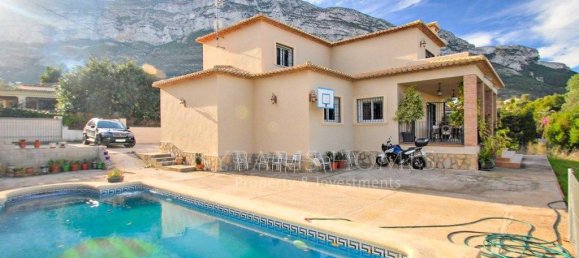 4 bedrooms House in Denia, Spain No. 27365 2