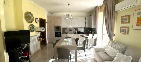 4 rooms Apartment in Foggia, Italy No. 24437 7