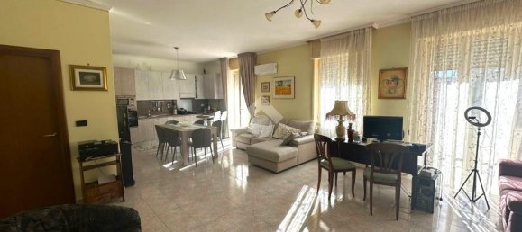 4 rooms Apartment in Foggia, Italy No. 24437 3