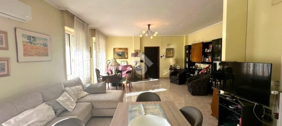 4 rooms Apartment in Foggia, Italy No. 24437 9