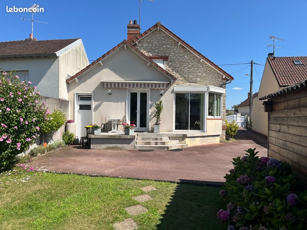 3 Schlafzimmer Haus in Villemandeur, France, Nr. 262813