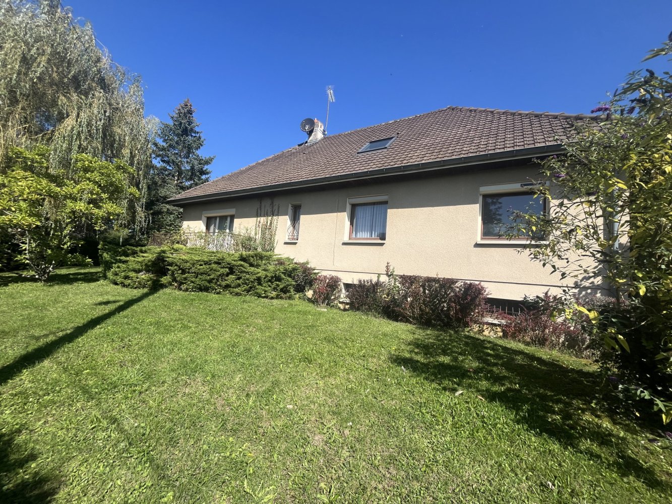 Дом с 3 спальнями в Семюр-ан-Осуа, Франция № 196182