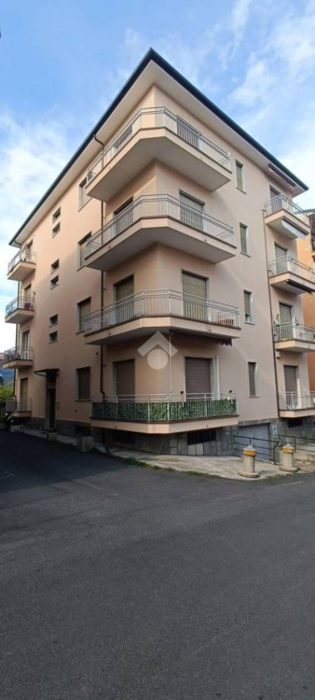 1 bedroom Apartment in Alba, Italy No. 266343