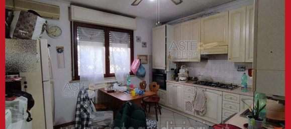 5 bedrooms Apartment in Rome, Italy No. 330832 32