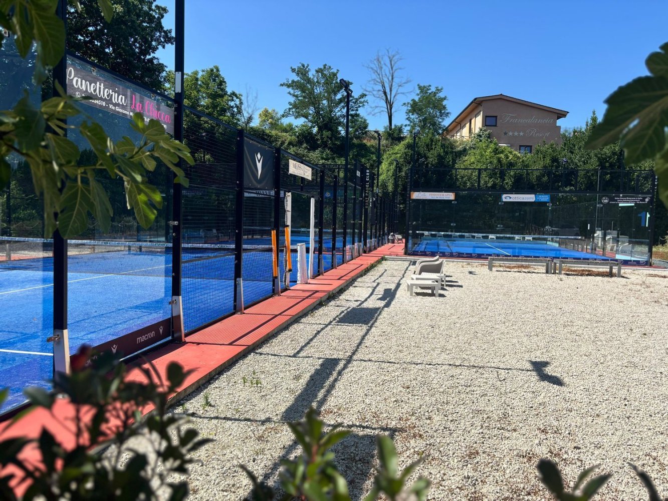  عقار تجاري في Castelnuovo di Porto, Italy 4800متر مربع رقم 310603