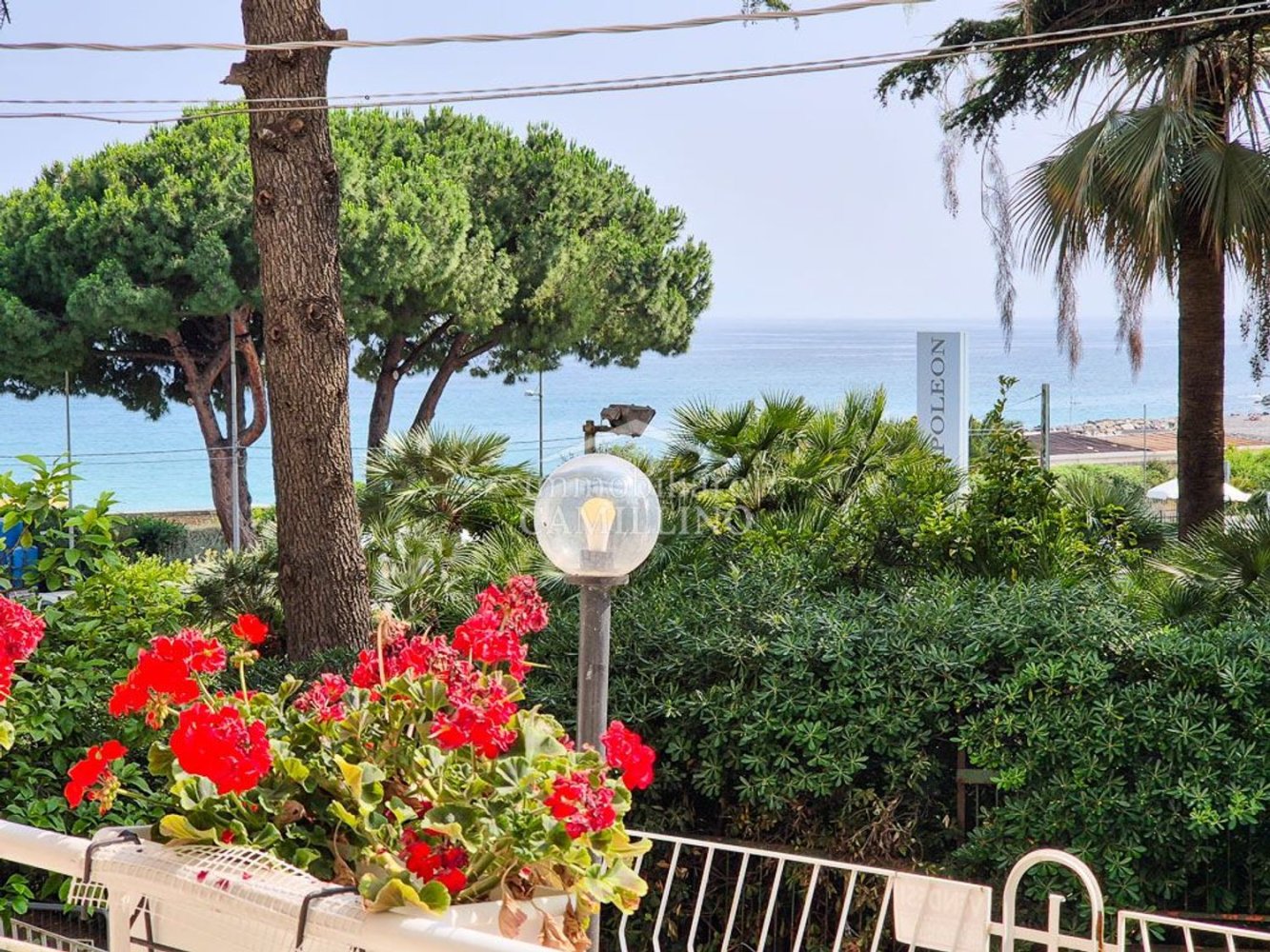 Apartamento de 2 habitaciónes en Sanremo, Italy No. 265723