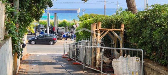 Apartamento de 2 habitaciónes en Sanremo, Italy No. 265723 2