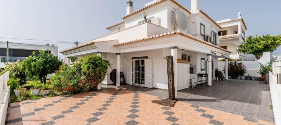 4 bedrooms Villa in Alvor, Portugal No. 26974 3