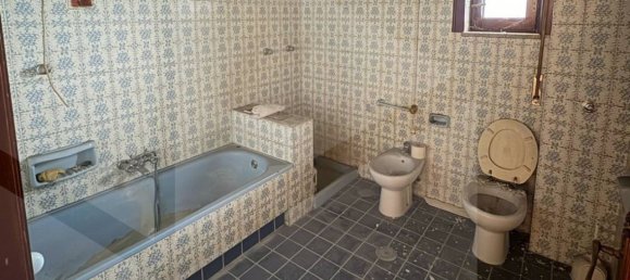 4 bedrooms Apartment in Frattamaggiore, Italy No. 23942 10