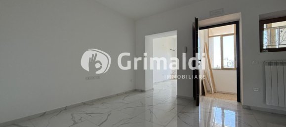 Apartamento de 5 habitaciónes en Pontecagnano Faiano, Italy No. 261261 3
