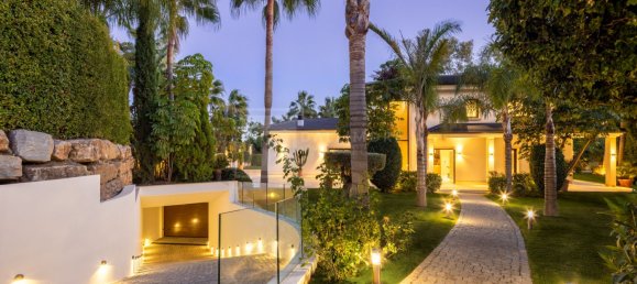 5 bedrooms Villa in Marbella, Spain No. 111125 11