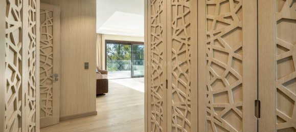 5 bedrooms Villa in Marbella, Spain No. 111125 24