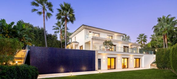 5 bedrooms Villa in Marbella, Spain No. 111125 10